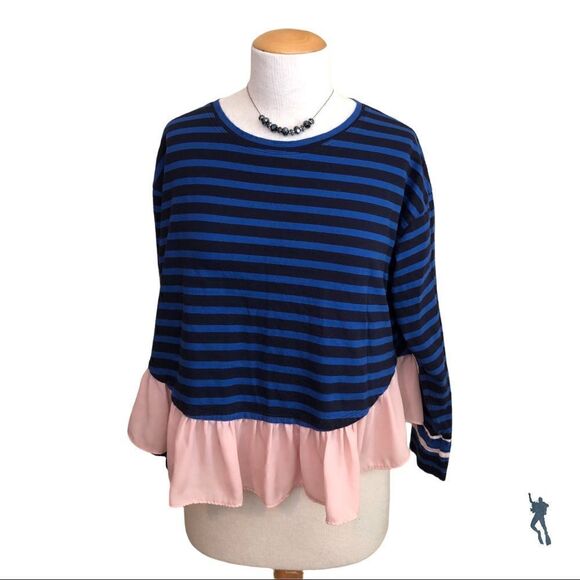💥💥Two layered top blue on the top with pink chiffon trim out on the bottom💥💥 - Picture 1 of 3